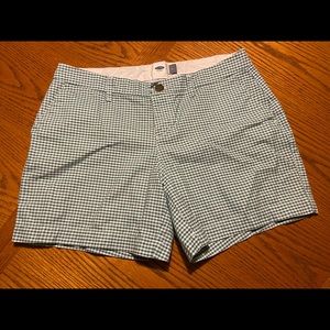 Old Navy green/white shorts
